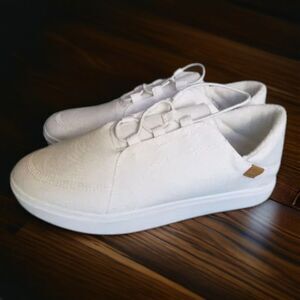 STQ Light Academia Normcore Minimalist Slip-On Canvas /Memory Foam Sneakers NWOB